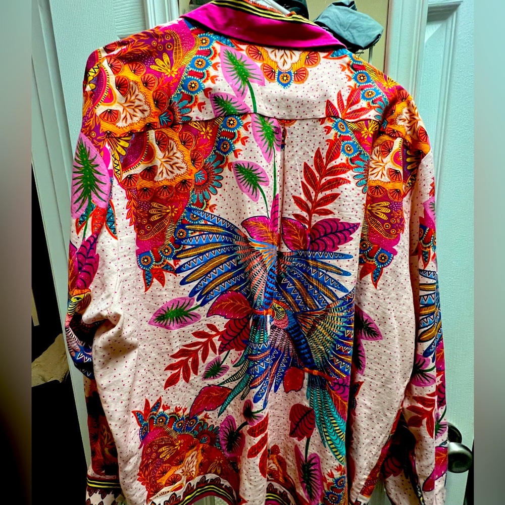 Farm Rio Button up shirt, macaw scarf shirt print size XL NWOT